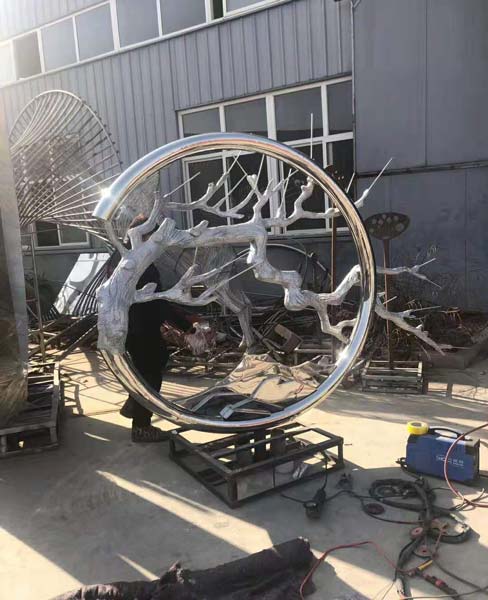 蕪湖雕塑公司的雕塑作品在藝術(shù)創(chuàng)作中的風(fēng)格與流派有哪些？