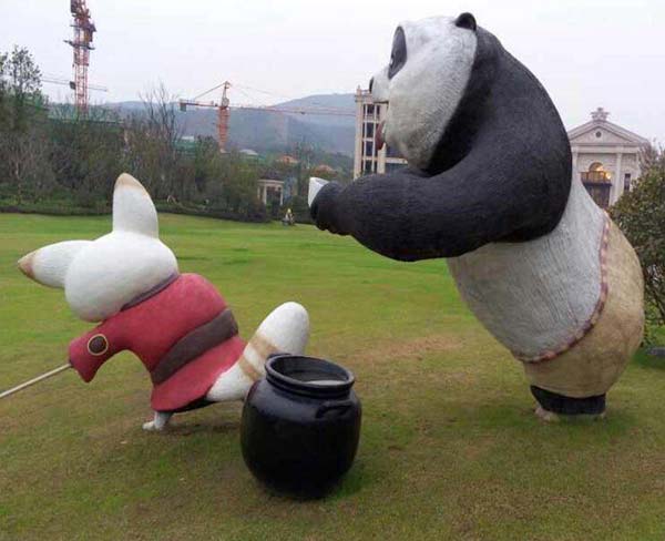 阜陽雕塑公司簡述雕塑會(huì)受到哪些損傷？
